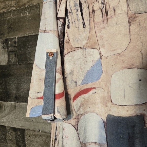 Abstract Patterned Button-Up Shirt - Picture 2 of 7